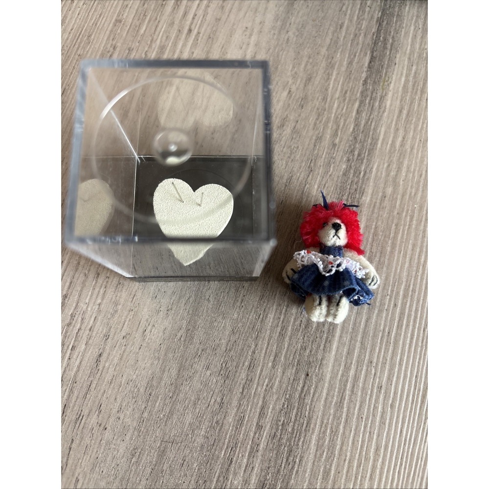 World of Miniature Bears Theresa Yang 1.25" Cashmere Baby Ann #894 America Cares
